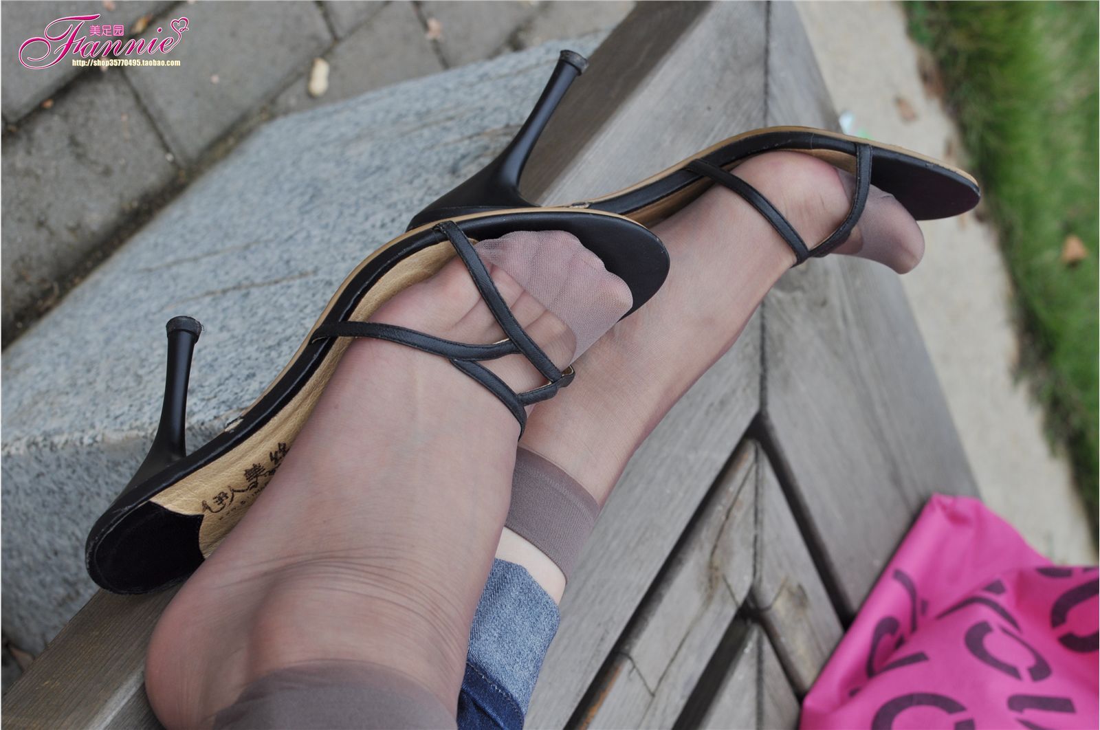 心绪盈秋。灰丝 芬妮高清丝足